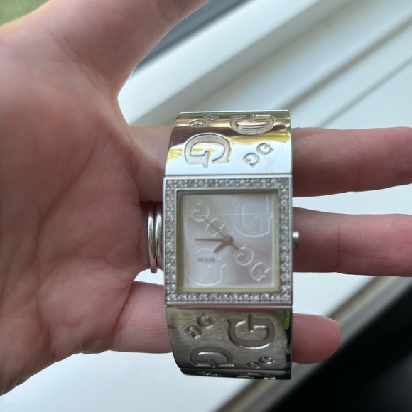 Guess Bangle watch - Picture 3 of 5